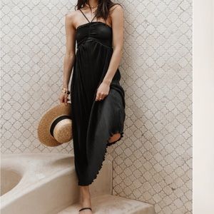 Polly halter neck maxi dress - black